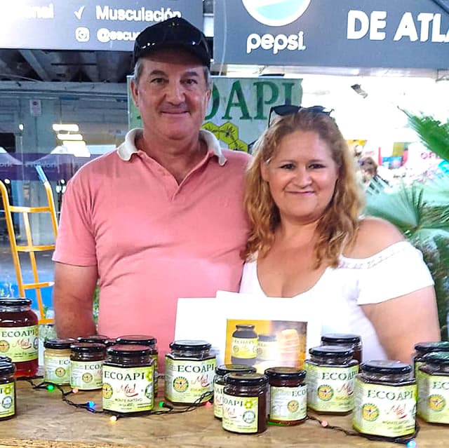 Nelson y Enilda — Ecoapicultores Uruguay